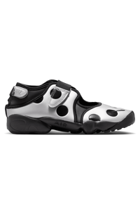 Woman Air Rift